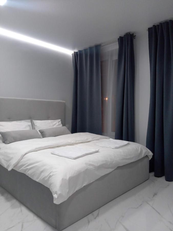 Pure Apartments Vip 4 Lviv Luaran gambar