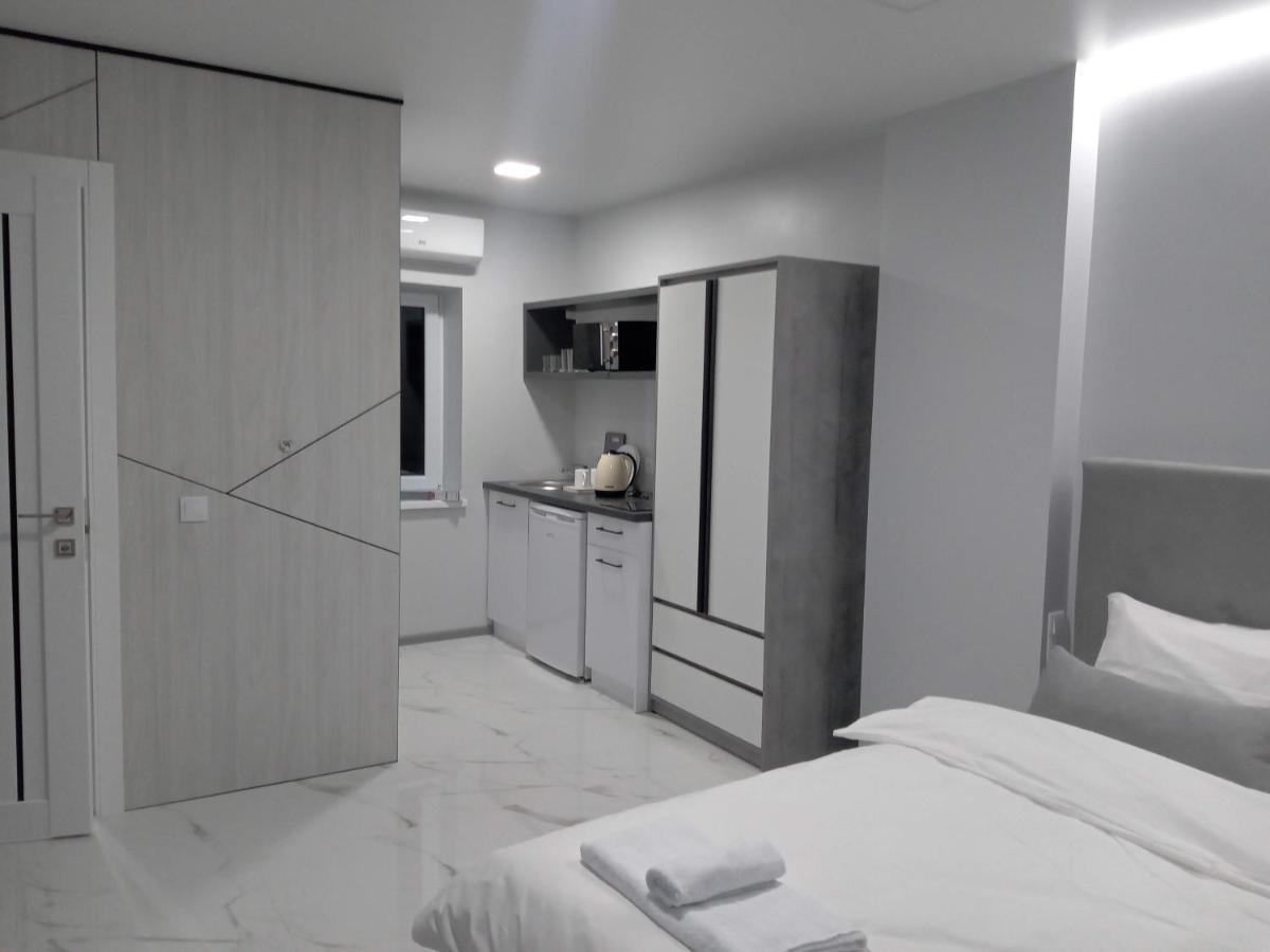 Pure Apartments Vip 4 Lviv Luaran gambar