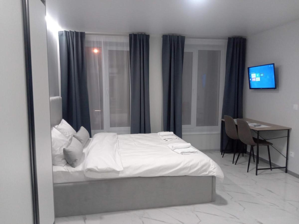 Pure Apartments Vip 4 Lviv Luaran gambar