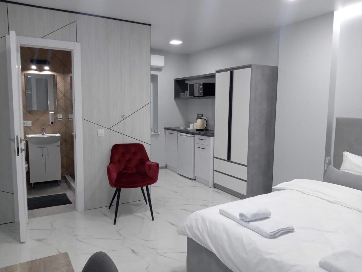 Pure Apartments Vip 4 Lviv Luaran gambar